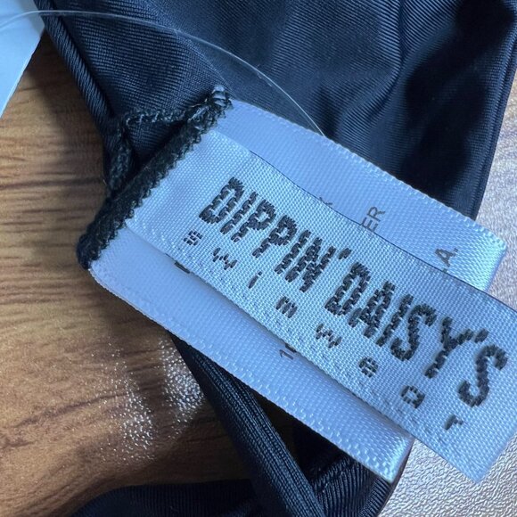 Dippin Daisys Caged Bikini Swim Top Size S‎ Criss Cross Front Black Strappy NWT - Picture 4 of 6